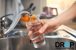 Lý do bạn nên mua hệ thống lọc nước thay vì mua nước đóng chai